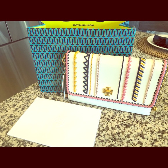 Handbags - NWT TORY BURCH Clutch